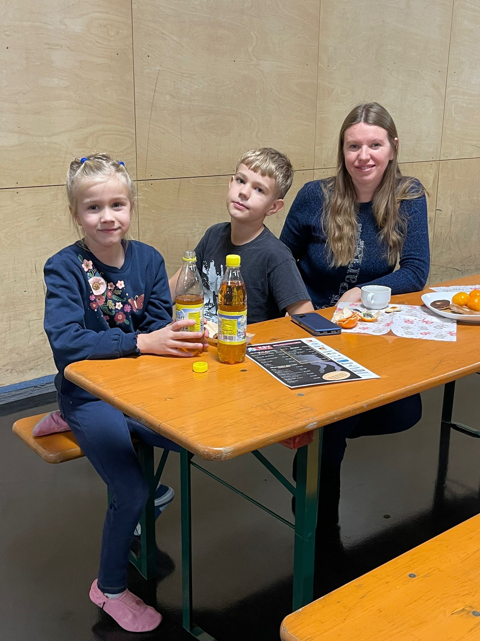 /user/pages/02.berichte/nikolaus-in-der-ringerhalle/WhatsApp Bild 2023-12-09 um 23.33.12_cc4bd949.jpg